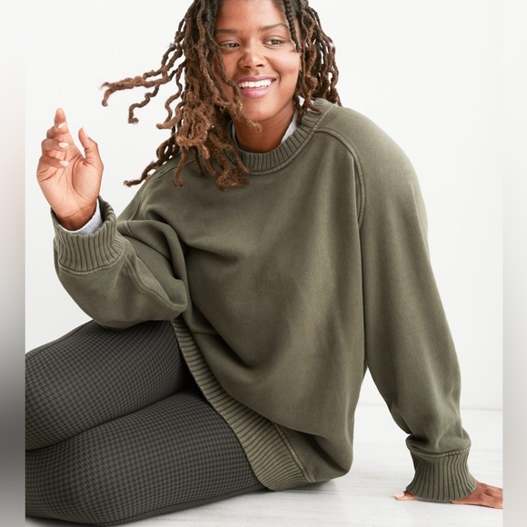 aerie Tops - Aerie Down-To-Earth Oversized Crew Sweatshirt Women’s Size Medium (NWOT)